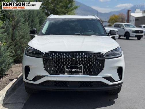 White 2025 Lincoln Aviator Reserve AWD