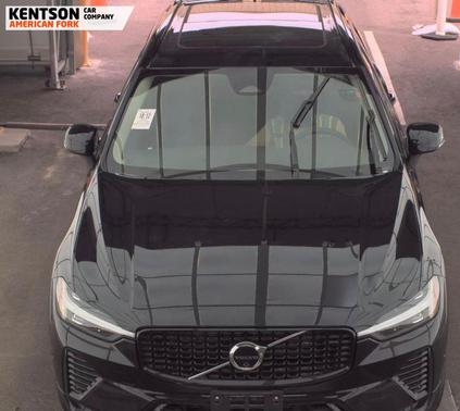 Onyx Black Metallic 2025 Volvo XC60 B5 Plus