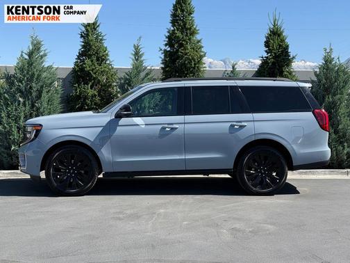 Glacier Gray Metallic TriCoat 2025 Ford Expedition Platinum