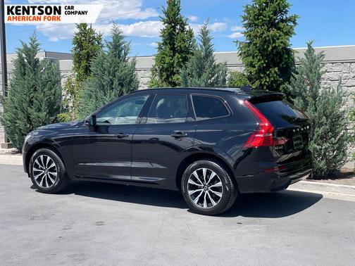 Onyx Black Metallic 2025 Volvo XC60 B5 Plus