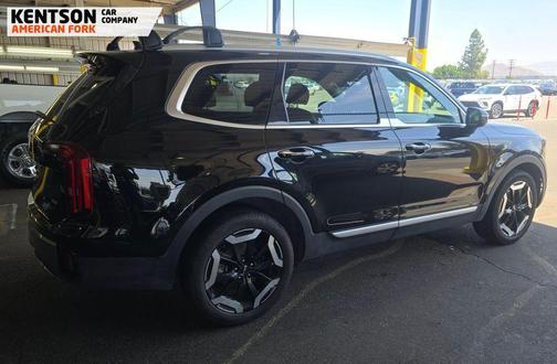 Ebony Black 2025 Kia Telluride S