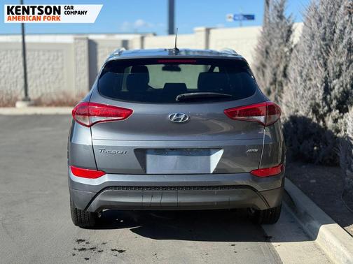 2016 Hyundai TUCSON SE