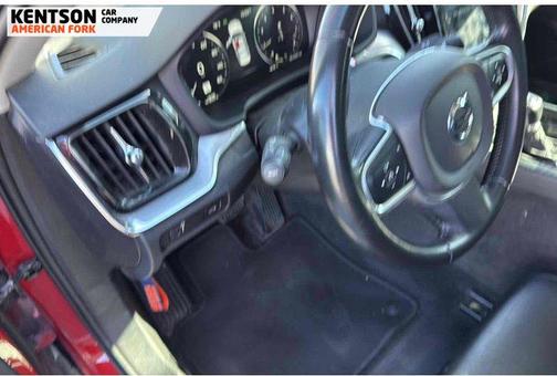 2019 Volvo S60 T6 Momentum