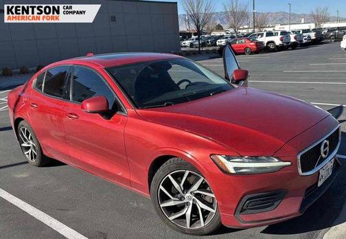 2019 Volvo S60 T6 Momentum
