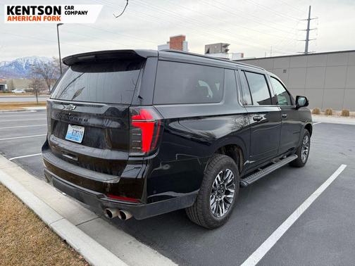 2025 Chevrolet Suburban 4WD Z71