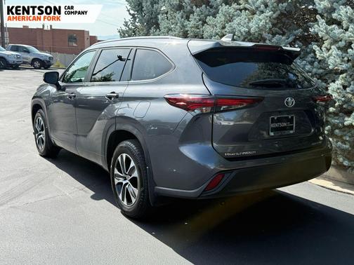 2025 Toyota Highlander XLE