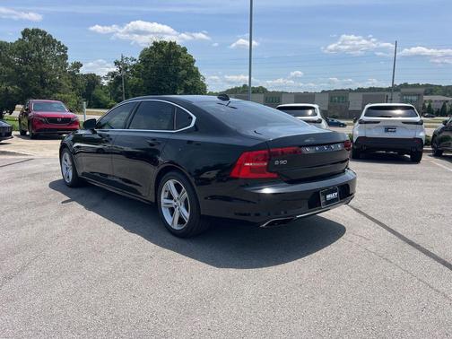 Black 2019 Volvo S90 T5 Momentum