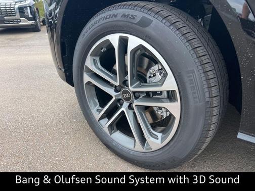 Mythos Black Metallic 2026 Audi Q5 Premium Plus TFSI quattro S tronic