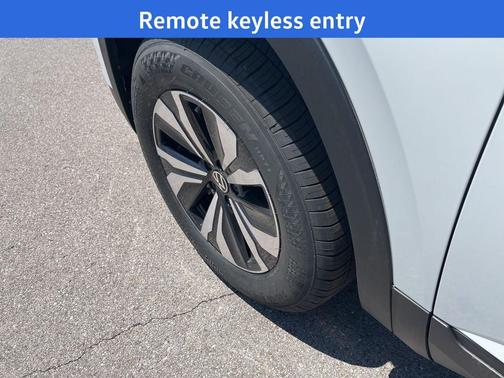 opal white pearl 2026 Volkswagen Atlas 2.0T SE