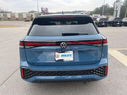 monterey blue with deep black roof 2026 Volkswagen Tiguan 2.0T SE R-Line Black