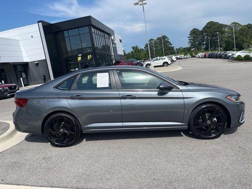 2025 Volkswagen Jetta 1.5T SE