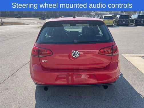2015 Volkswagen Golf GTI 2.0T SE 4-Door