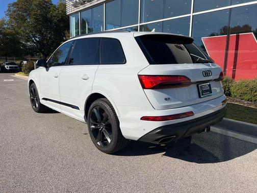 2025 Audi Q7 55 Premium Plus