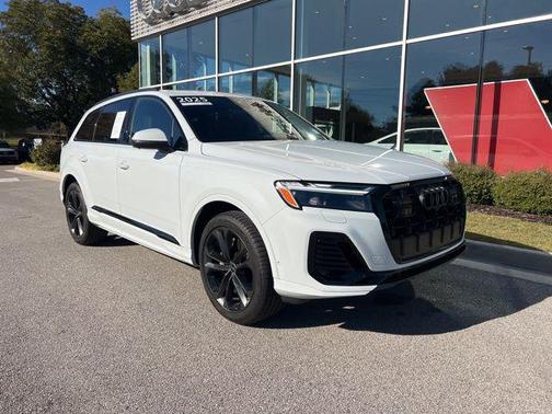 2025 Audi Q7 55 Premium Plus