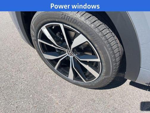 2026 Volkswagen Atlas Cross Sport 2.0T SEL Premium