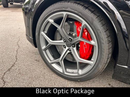 Mythos Black Metallic 2026 Audi RS Q8 4.0T