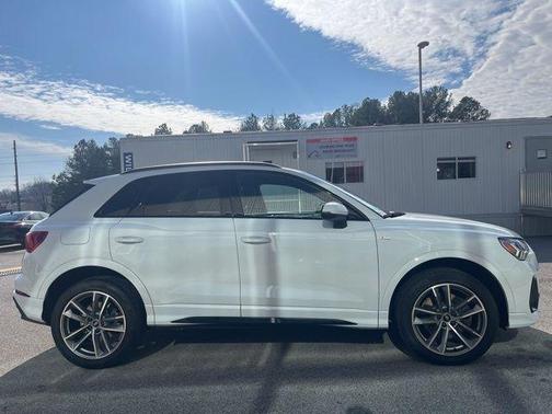 2025 Audi Q3 Premium 45 TFSI S line quattro Tiptronic