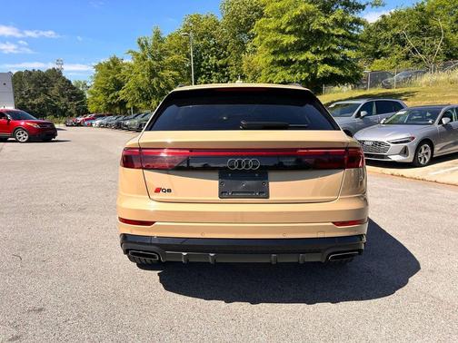 Sakhir Gold Metallic 2024 Audi Q8 55 Prestige