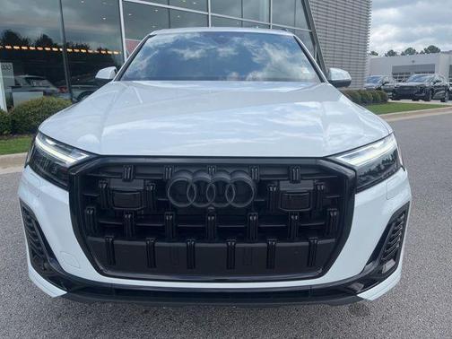 2025 Audi Q7 45 Premium Plus