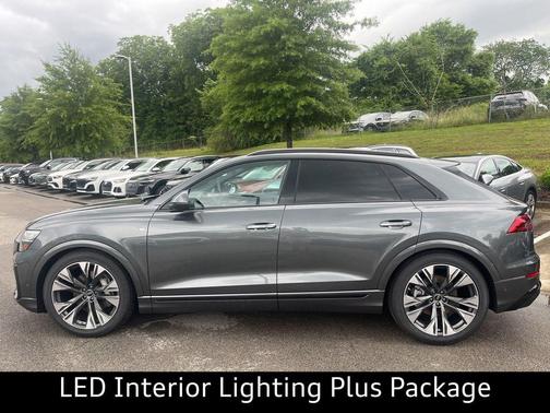 Daytona Gray Pearl Effect 2026 Audi Q8 55 Premium Plus