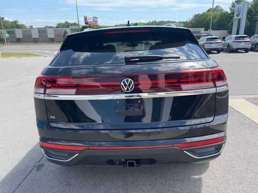 deep black pearl 2026 Volkswagen Atlas Cross Sport 2.0T SE w/Technology