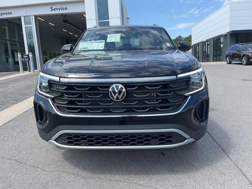 deep black pearl 2026 Volkswagen Atlas Cross Sport 2.0T SE w/Technology