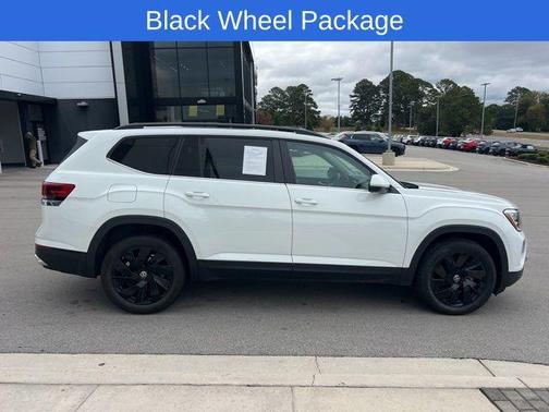 2025 Volkswagen Atlas 2.0T SE w/Technology