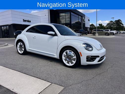 Pure White 2019 Volkswagen Beetle 2.0T SE