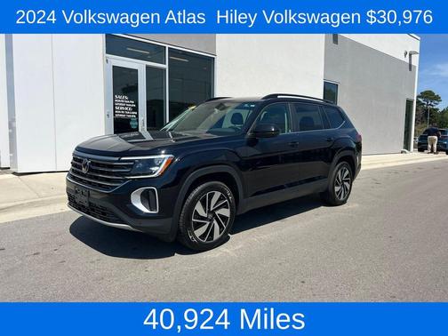 Black 2024 Volkswagen Atlas 2.0T SE w/Technology 4MOTION