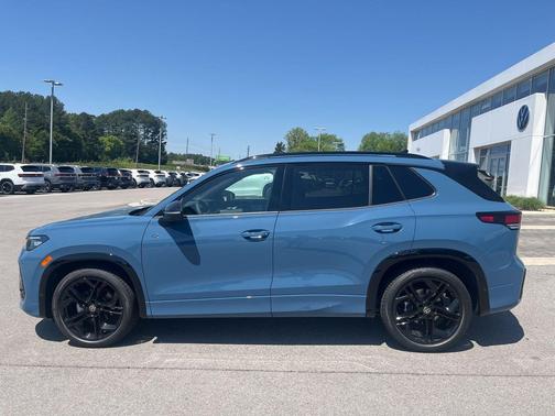 Monterey Blue Pearl 2026 Volkswagen Tiguan 2.0T SE R-Line Black