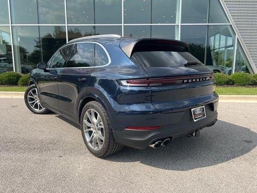 2024 Porsche Cayenne Base