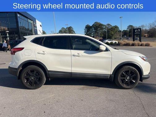 2017 Nissan Rogue Sport S