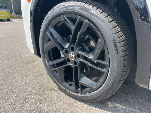 opal white pearl 2026 Volkswagen Tiguan 2.0T SE R-Line Black