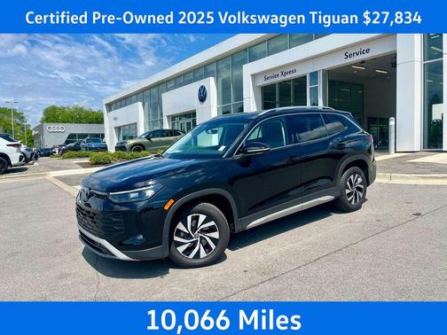 Deep Black Pearl 2025 Volkswagen Tiguan 2.0T S