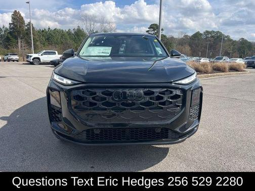 Mythos Black Metallic 2026 Audi Q3 TFSI quattro S tronic