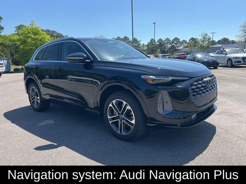 Mythos Black Metallic 2025 Audi Q5 Premium Plus TFSI quattro S tronic