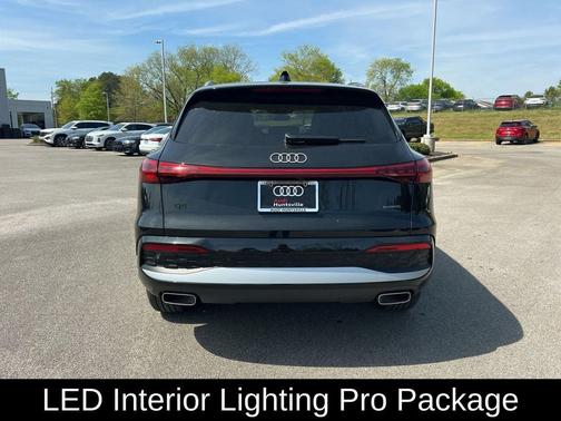 Mythos Black Metallic 2025 Audi Q5 Premium Plus TFSI quattro S tronic