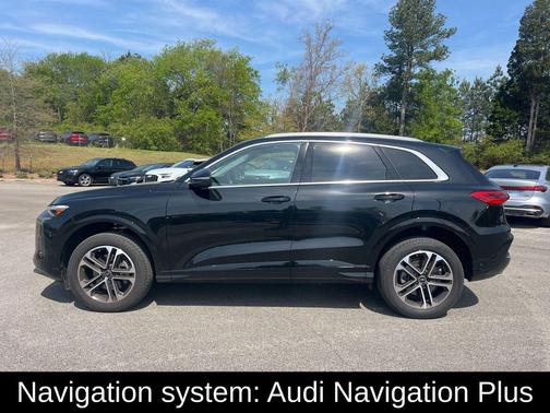 Mythos Black Metallic 2025 Audi Q5 Premium Plus TFSI quattro S tronic