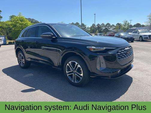 Mythos Black Metallic 2025 Audi Q5 Premium Plus TFSI quattro S tronic