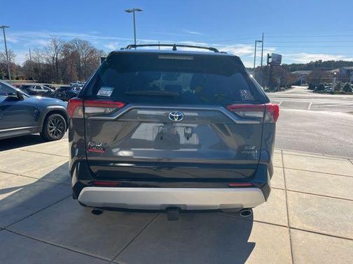 2020 Toyota RAV4 Hybrid SE