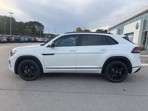 opal white pearl 2026 Volkswagen Atlas Cross Sport 2.0T SEL