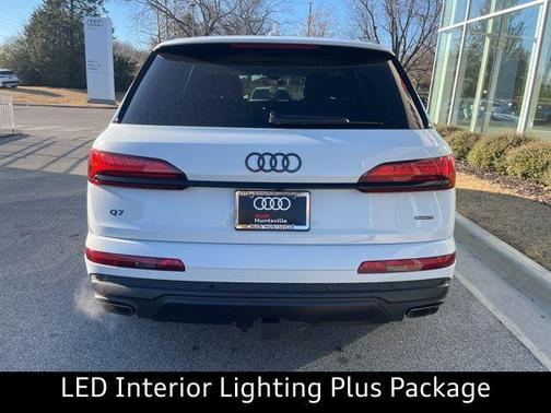 Glacier White Metallic 2026 Audi Q7 55 Premium Plus