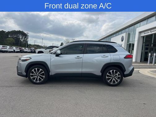 2022 Toyota Corolla Cross XLE