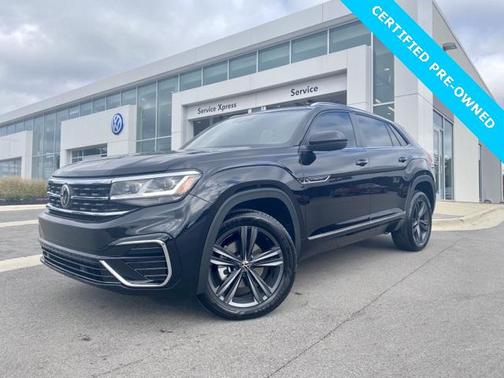 Deep Black Pearl 2021 Volkswagen Atlas Cross Sport 3.6L V6 SE w/Technology R-Line