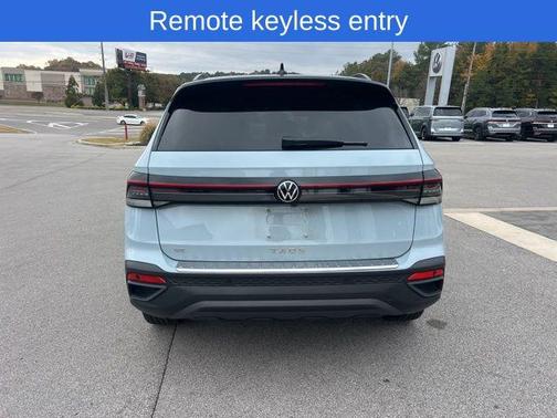 2025 Volkswagen Taos 1.5T SE Black