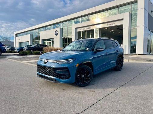 monterey blue with deep black roof 2026 Volkswagen Tiguan 2.0T SE R-Line Black