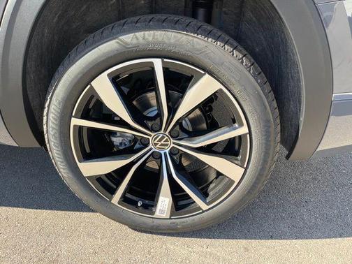 2025 Volkswagen Atlas 2.0T SEL Premium R-Line 4MOTION