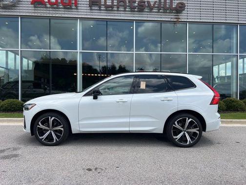 2025 Volvo XC60 B5 Ultra