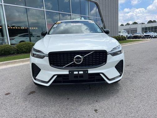 2025 Volvo XC60 B5 Ultra