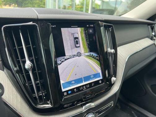2025 Volvo XC60 B5 Ultra